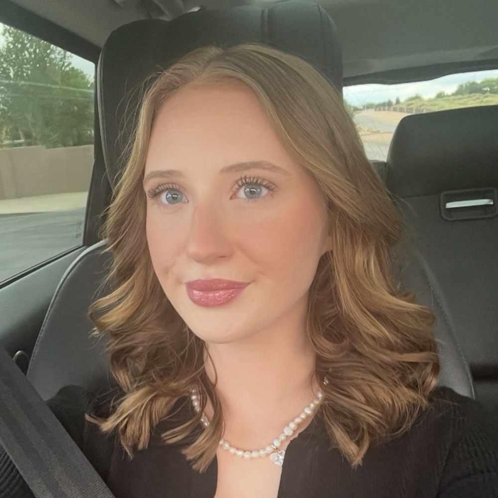 Elegant Pearl Necklace with Heart Pendant - Picture 5 of 5